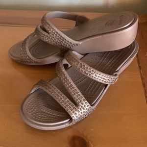 Crocs Patricia Sandal - Never worn - bronze size 9
